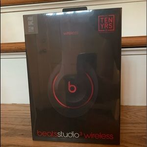 Wireless beats headphones